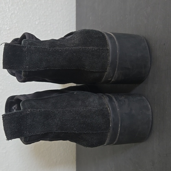 Eileen Fisher l Black Waterproof Suede Splash Chelsea Boot Size 6.5 - Picture 3 of 8